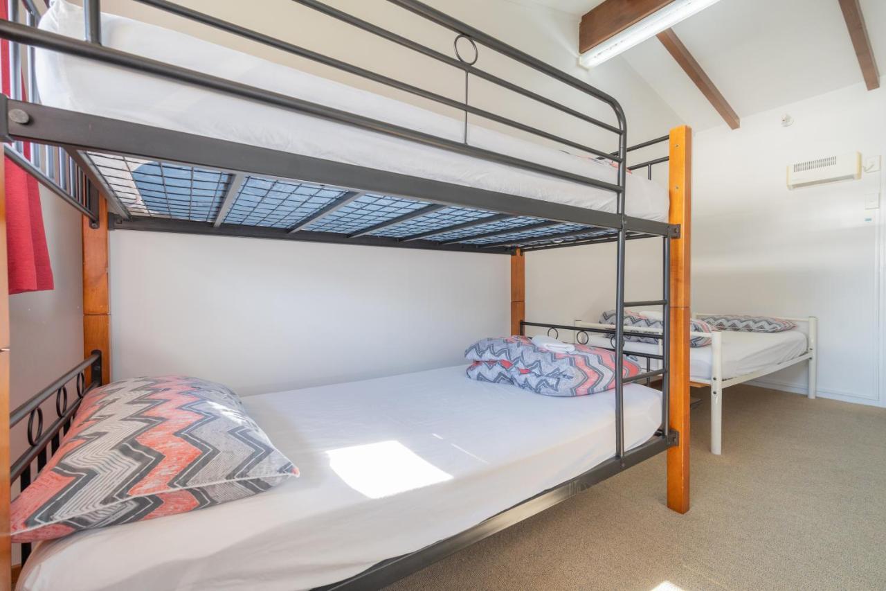 Te Anau Central Backpackers Экстерьер фото